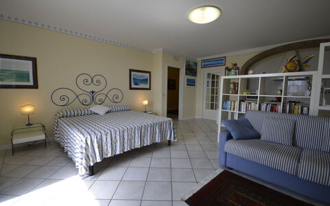 Casale Valentina: Camera Da Letto, Camera, Mobilia, Letto, Proprietà, Lenzuolo, Telaio Del Letto, Interior Design, Bedding, Costruzione
