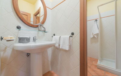 la-torre-apartments-pisotia-multiproprieta-torricella-2-bagno