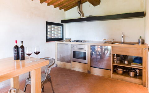 tenuta-san-jacopo-cavriglia-multiproperty-vinsantaia-san-giovese-kitchen
