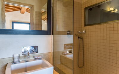 tenuta-san-jacopo-cavriglia-multiproperty-vinsantaia-san-giovese-bathroom