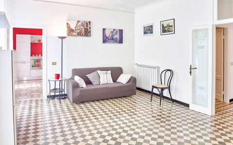 Via Dante Vacanze - Levanto: Mobilia, Camera, Proprietà, Pavimento, Interior Design, Soggiorno, Piastrella, Costruzione, Pavimentazione, Immobiliare