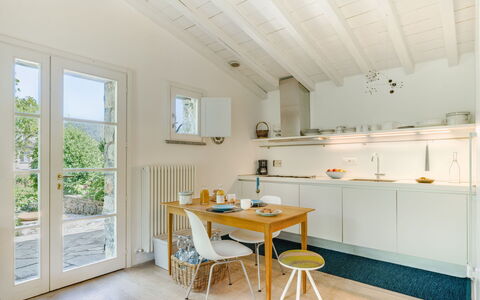 Pignone 150: Mobilia, Interior Design, Pavimentazione, Parete, Cucina, Legna, Controsoffitto, Soffitto, Pavimento, Camera