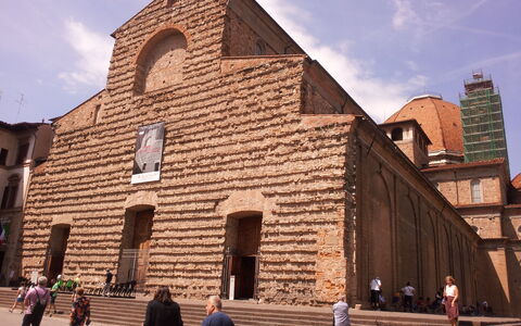 Guelfa House: Costruzione, Architettura, Parete, Sito Storico, Facciata, Brick, Turismo, Muratura, Cielo, Architettura Medievale