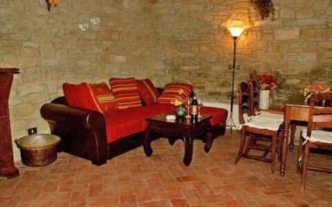 Accommodation:&nbsp;Montegonzi Cottage