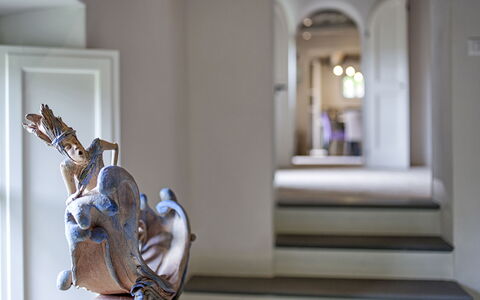 Tenuta Pomona: Scultura, Camera, Interior Design, Parete, Architettura, Casa, Arte, Gesso, Modanatura, Le Scale