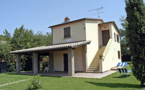 Poderino: House, Property, Home, Building, Real Estate, Villa, Architecture, Residential Area, Facade, Cottage