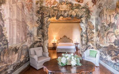 La Grotta: Room, Property, Interior Design, Furniture, Living Room, Wall, Building, Real Estate, House, Estate