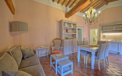 Montegufoni 18: Room, Property, Building, Furniture, Interior Design, House, Living Room, Floor, Real Estate, Ceiling