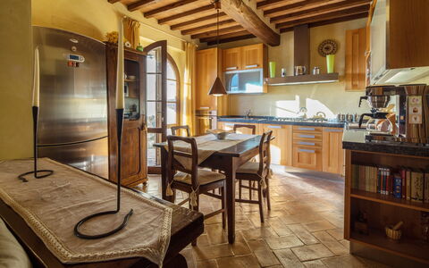 Appartamento Il Nido Di Giulia: Camera, Costruzione, Proprietà, Interior Design, Mobilia, Immobiliare, Casa, Pavimento, Soffitto, Tavolo