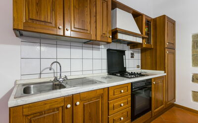 Accommodation:&nbsp;Certina 3 810.2