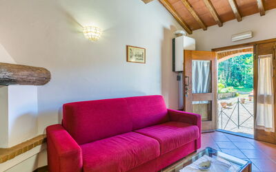 Accommodation:&nbsp;Certina 3 810.2