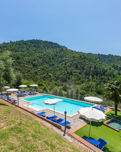 Reggello 840: Sky, Plant, Cloud, Swimming Pool, Tree, Water, Natural Landscape, Body Of Water, Mountain, Leisure