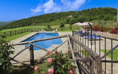 Poggio del Fabbro: Tempo Libero, Valle, Piscina, Eco Hotel, Mobili Da Esterno, Ricorrere, Recinzione