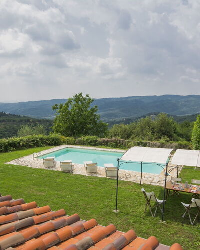 Villa la Piaggia: Property, Hill Station, Natural Landscape, Rural Area, House, Grass, Sky, Land Lot, Real Estate, Swimming Pool