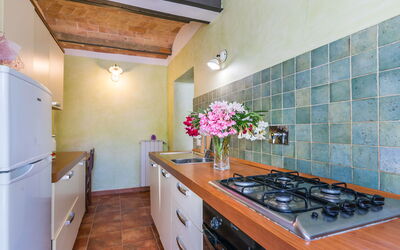 Accommodation:&nbsp;La Madonnina X 17 Pax 875.4