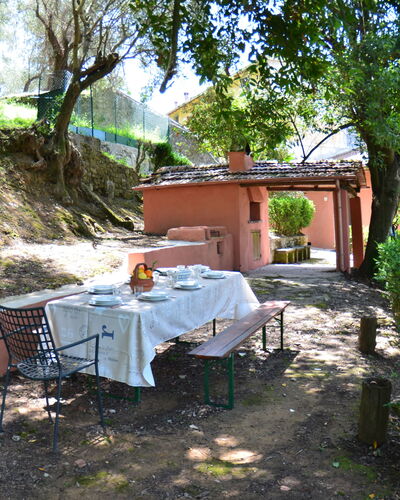 Collina Lagomare: Property, Backyard, House, Cottage, Building, Yard, Real Estate, Room, Tree, Villa