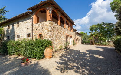 pratale-apartments-chianti-tavernelle-val-di-pesa-agriturismo-esterno