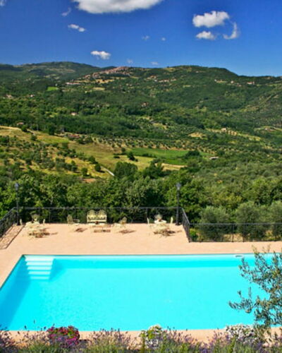 Podere dei Venti: Property, Swimming Pool, Natural Landscape, Sky, Real Estate, Estate, House, Vacation, Mountain, Summer