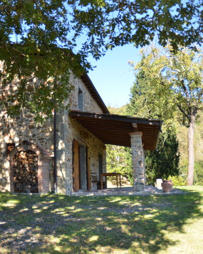 Vignoli: Property, House, Building, Cottage, Home, Rural Area, Tree, Real Estate, Farmhouse, Landscape