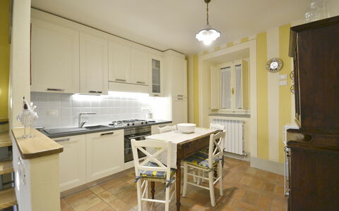 Appartamento Maccari: Proprietà, Camera, Mobilia, Costruzione, Cucina, Pavimento, Cabinetry, Controsoffitto, Interior Design, Casa
