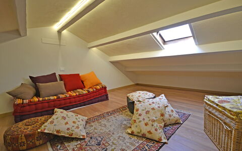Appartamento Maccari: Camera, Proprietà, Mobilia, Soffitto, Interior Design, Soggiorno, Pavimento, Casa, Camera Da Letto, Tavolo
