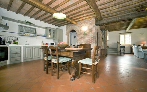 Broccolo: Costruzione, Proprietà, Camera, Pavimento, Mobilia, Interior Design, Immobiliare, Soffitto, Loft, Casa