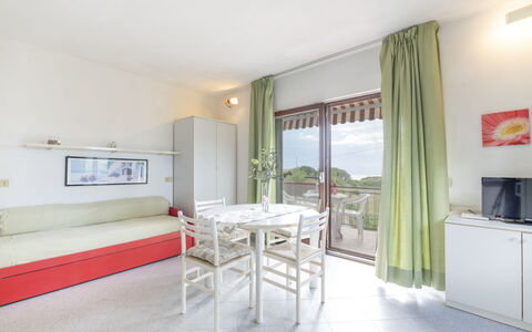 Capoliveri 671: Mobilia, Tavolo, Pianta, Pianta Della Casa, Costruzione, Divano, Cabinetry, Soggiorno, Legna, Interior Design