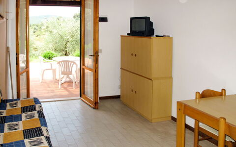 Lacona 615: Camera, Proprietà, Mobilia, Pavimento, Costruzione, Casa, Interior Design, Porta, Pavimentazione, Tavolo