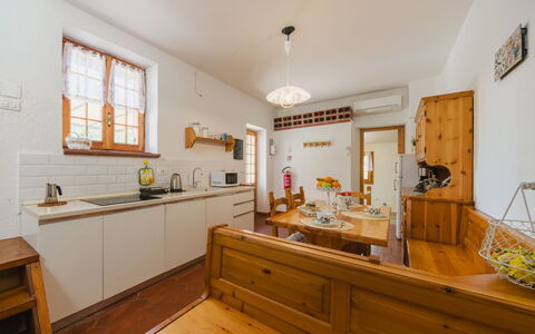 Casa Nueva: Interior Design, Pavimentazione, Parete, Mobilia, Legna, Soffitto, Pavimento, Cucina, Cabinetry, Controsoffitto