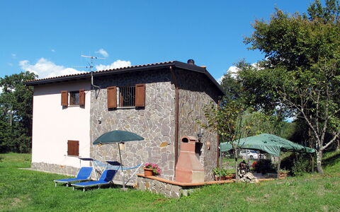 Grande Quercia: Property, House, Building, Rural Area, Cottage, Land Lot, Real Estate, Farmhouse, Home, Architecture