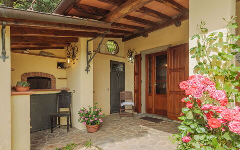 La Quercia: Flower, Plant, Building, Property, Window, Flowerpot, Door, Houseplant, Interior Design, Lighting