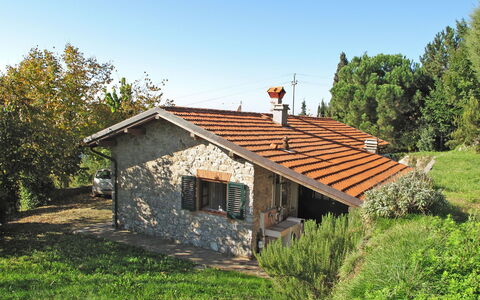 Villetta degli Orti: Sky, Plant, Building, Tree, Natural Landscape, Wood, House, Grass, Cottage, Rural Area