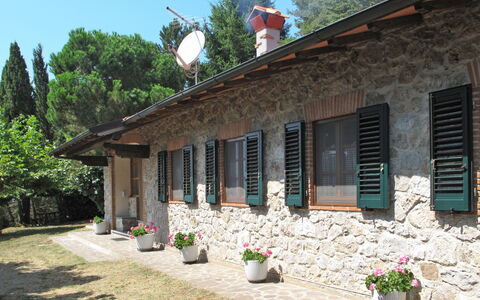 Villetta degli Orti: Property, House, Building, Cottage, Rural Area, Tree, Architecture, Real Estate, Home, Farmhouse