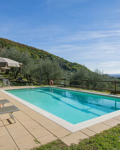 Francesco: Water, Sky, Property, Swimming Pool, Building, Cloud, Rectangle, Tree, Plant, Outdoor Furniture