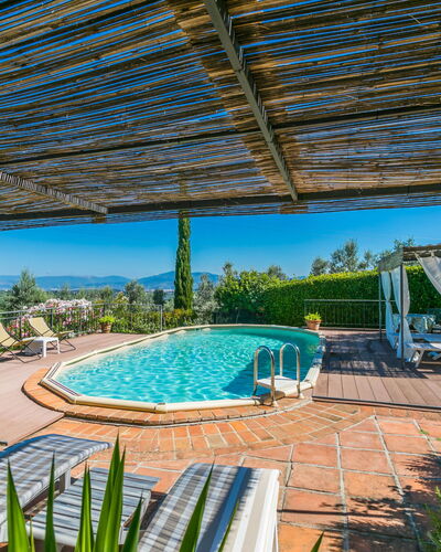 Poggio De'Galli: Plant, Water, Swimming Pool, Nature, Azure, Shade, Outdoor Furniture, Sky, Tree, Eco Hotel