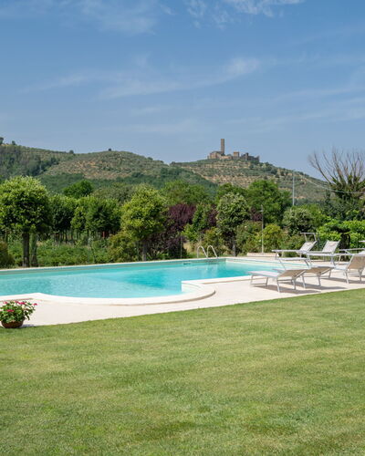 Santa Lucia: Sky, Water, Plant, Cloud, Property, Swimming Pool, Tree, Shade, Outdoor Furniture, Arecales