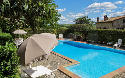 Castellina in Chianti 618: Acqua, Pianta, Proprietà, Nube, Cielo, Piscina, Costruzione, Shade, Albero, Ombrello