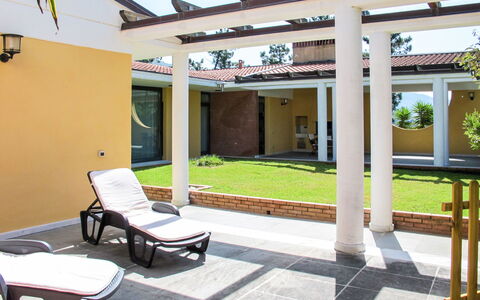 Vittoria: Proprietà, Costruzione, Casa, Terrazza, Immobiliare, Cortile, Camera, Architettura, Casa, Interior Design