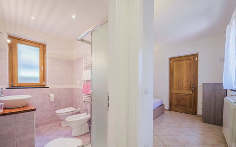 Villetta Linara: Mirror, Property, Sink, Building, Wood, Plumbing Fixture, Bathroom, Interior Design, Tap, Wall