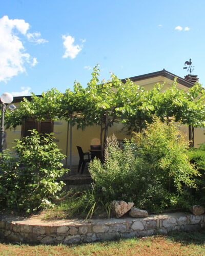 Villetta Luciana: Cloud, Water, Sky, Property, Plant, Swimming Pool, Building, Window, Azure, Blue