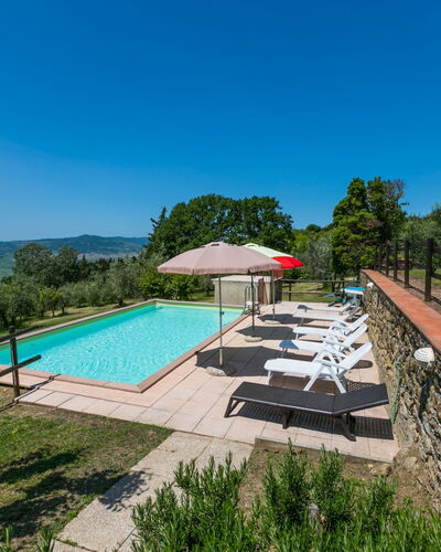 Podere Santa Lucia: Sky, Water, Plant, Swimming Pool, Tree, Shade, Outdoor Furniture, Land Lot, Natural Landscape, Grass