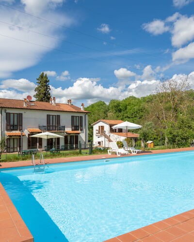 Podere Ritali: Cloud, Water, Sky, Plant, Property, Building, Swimming Pool, Azure, Tree, Outdoor Furniture