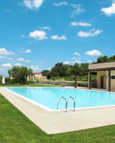 Casa Fitzy: Swimming Pool, Property, Real Estate, House, Grass, Building, Estate, Leisure, Residential Area, Home