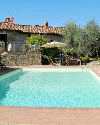 Gaiole in Chianti 649: Swimming Pool, Property, House, Building, Real Estate, Villa, Home, Leisure, Estate, Backyard