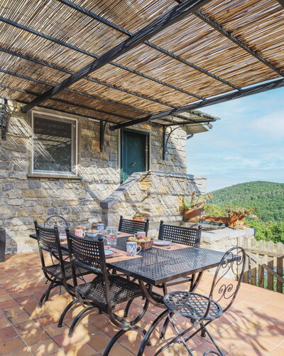Casa Marepietra: Sky, Mountain, Daytime, Building, Plant, Natural Landscape, House, Vegetation, Highland, Tree