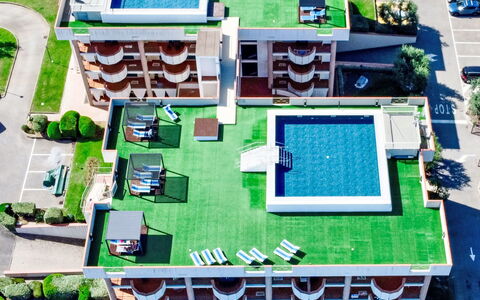 San Vincenzo 651: Apartment, Residential Area, Swimming Pool, Urban Design, Resort, Condominium, Balcony, Estate, Shade, Hotel