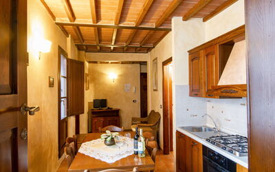 Accommodation:&nbsp;Giuggiolo (Cet124) 653.5