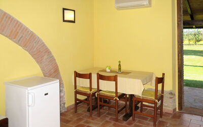 Accommodation:&nbsp;Marrone 649.3