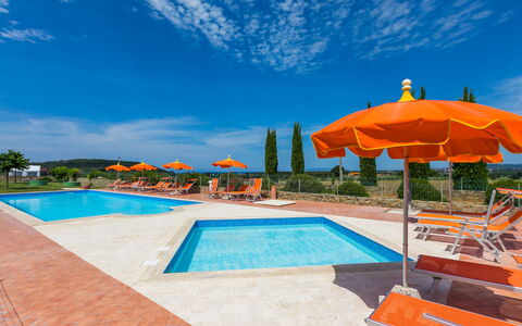Scarlino 648: Cloud, Water, Sky, Property, Swimming Pool, Plant, Azure, Blue, Umbrella, Seaside Resort