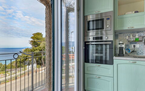 Al Tramonto: Proprietà, Nube, Cabinetry, Legna, Acqua, Cielo, Shade, Costruzione, Immobiliare, Elettrodomestico Da Cucina